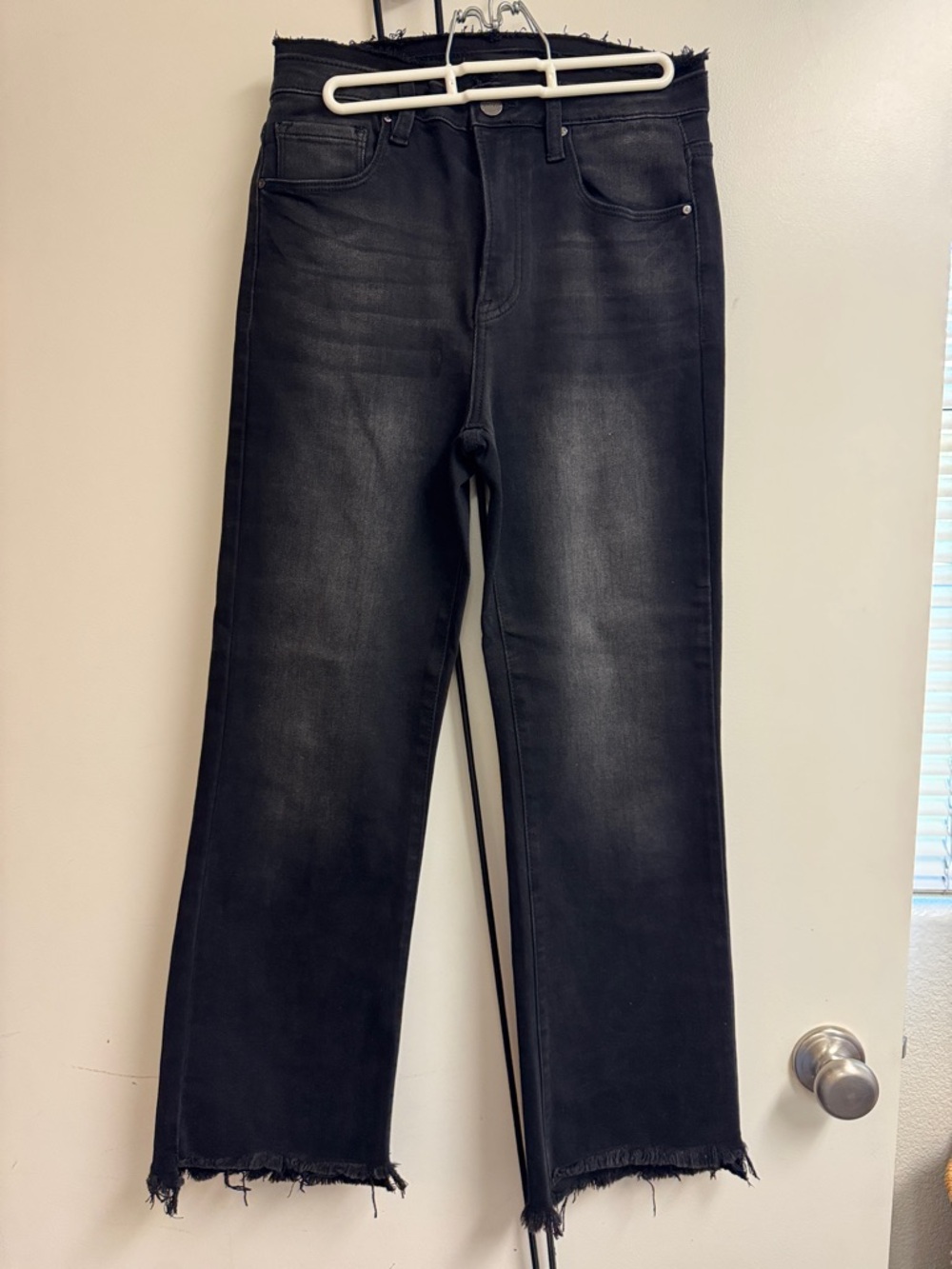 Women’s Black Cropped Ankle Jeans - Classic Straight - Picture 3 of 5